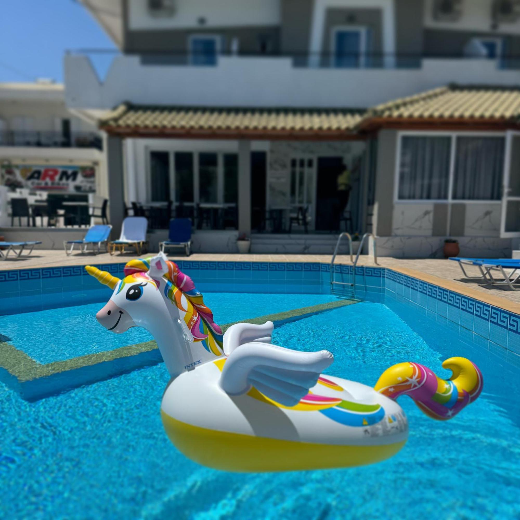Simple Hotel Hersonissos Sun Ngoại thất bức ảnh